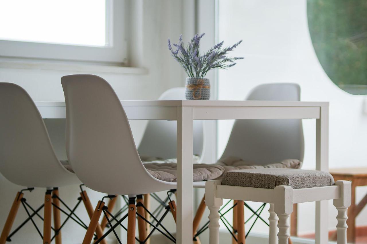 Sunny - 5min To The By Lovelystay Appartement